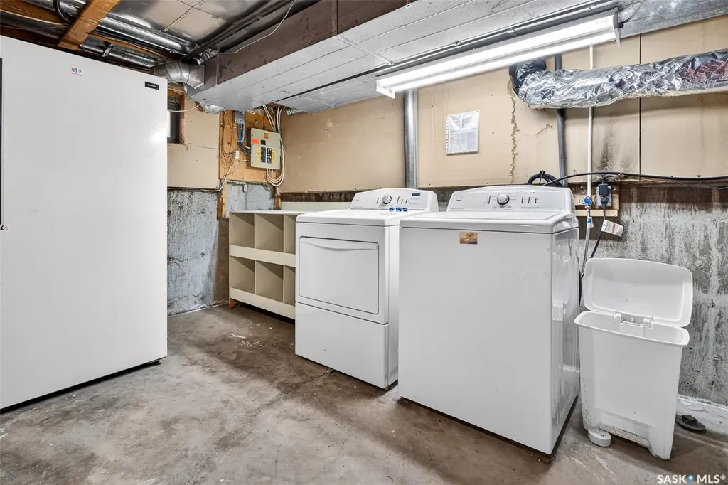29 Edelweiss Crescent Moose Jaw SK S6J 1E4