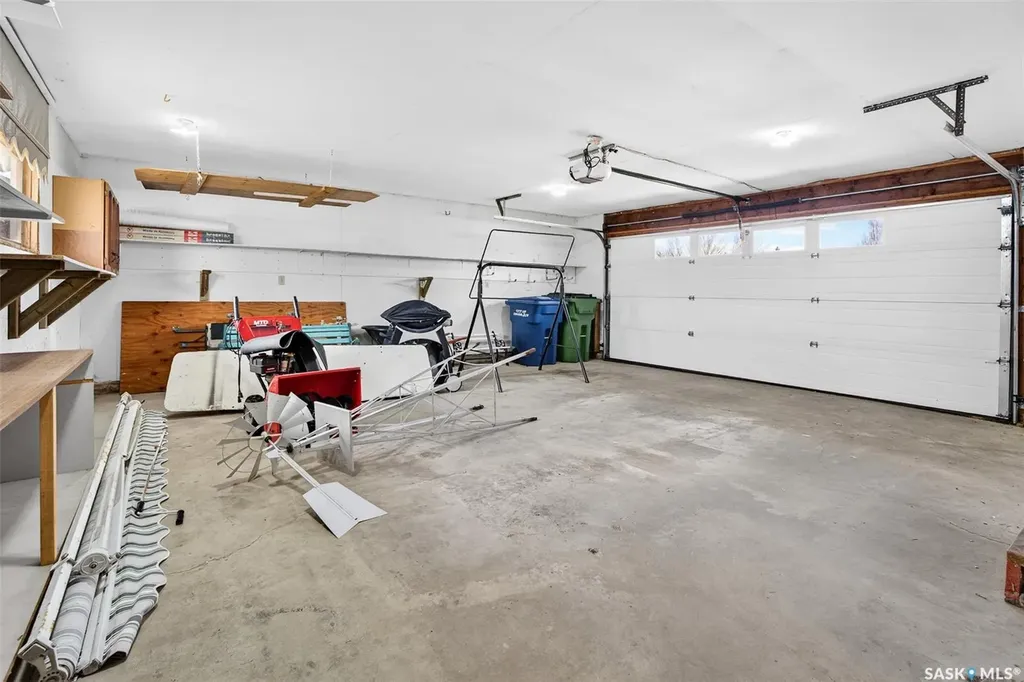 29 Edelweiss Crescent Moose Jaw SK S6J 1E4