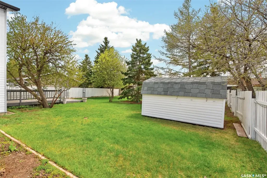 29 Edelweiss Crescent Moose Jaw SK S6J 1E4