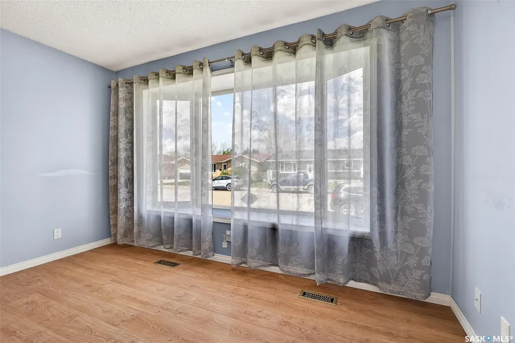 29 Edelweiss Crescent Moose Jaw SK S6J 1E4