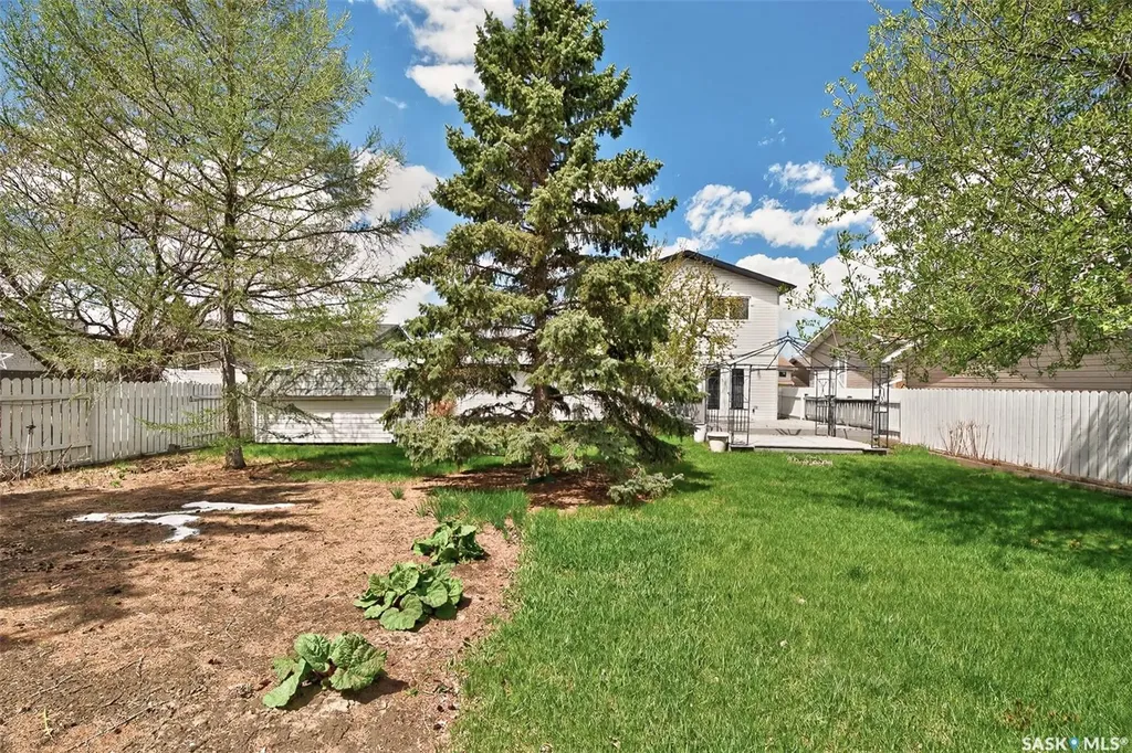 29 Edelweiss Crescent Moose Jaw SK S6J 1E4