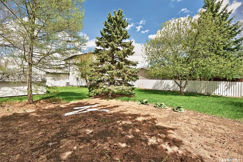 29 Edelweiss Crescent Moose Jaw SK S6J 1E4