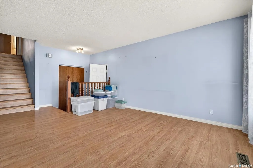 29 Edelweiss Crescent Moose Jaw SK S6J 1E4