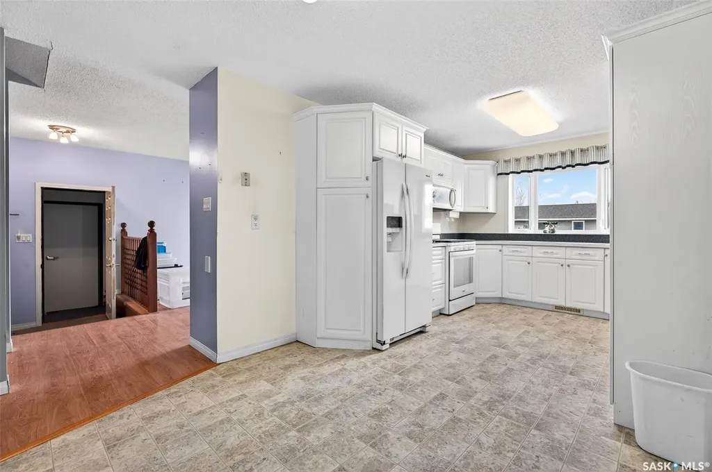 29 Edelweiss Crescent Moose Jaw SK S6J 1E4