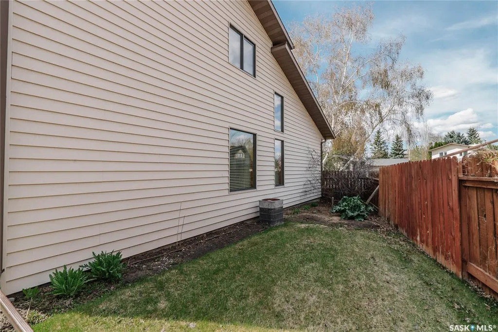 209 Badger Court Saskatoon SK S7N 2X2