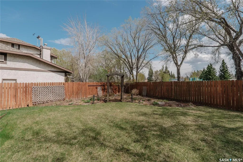 209 Badger Court Saskatoon SK S7N 2X2