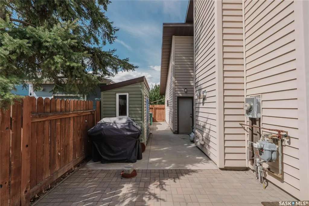 209 Badger Court Saskatoon SK S7N 2X2