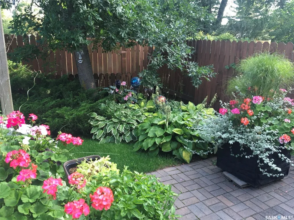 209 Badger Court Saskatoon SK S7N 2X2