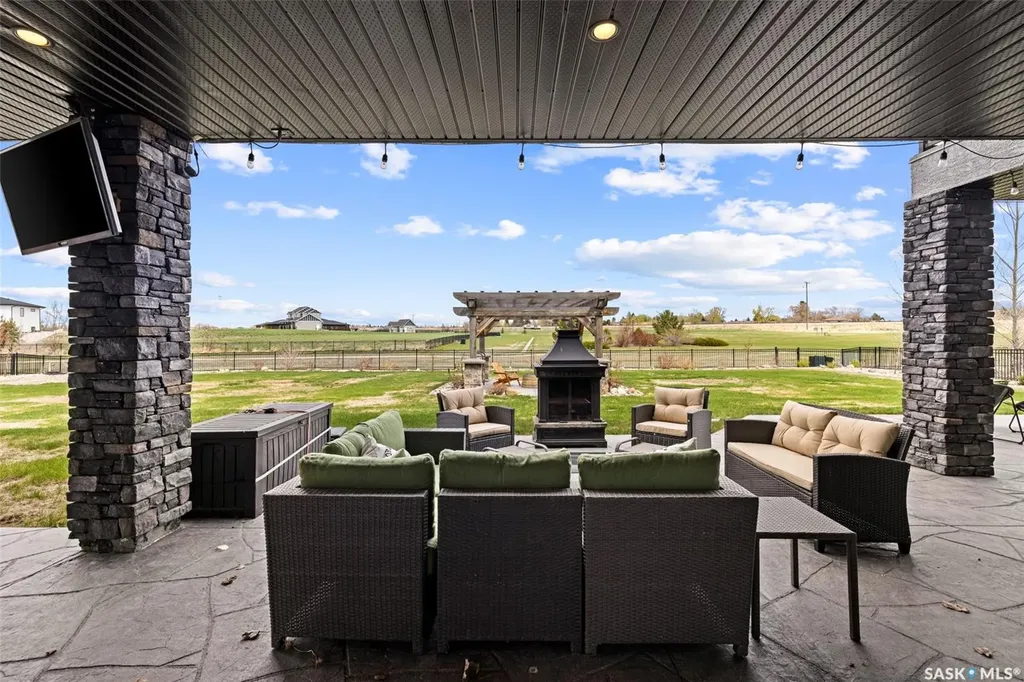 248 Iron Bridge Drive Moose Jaw SK S6J 0B5