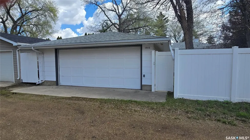 1502 Early Drive Saskatoon SK S7H 3K2
