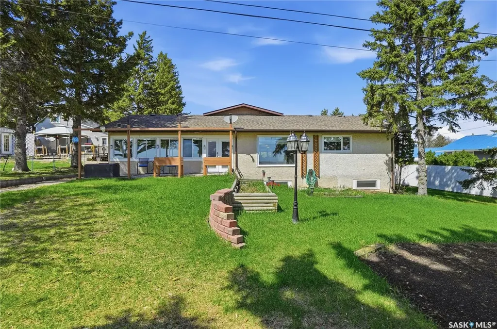 303 Currie Crescent Strasbourg SK S0G 4V0