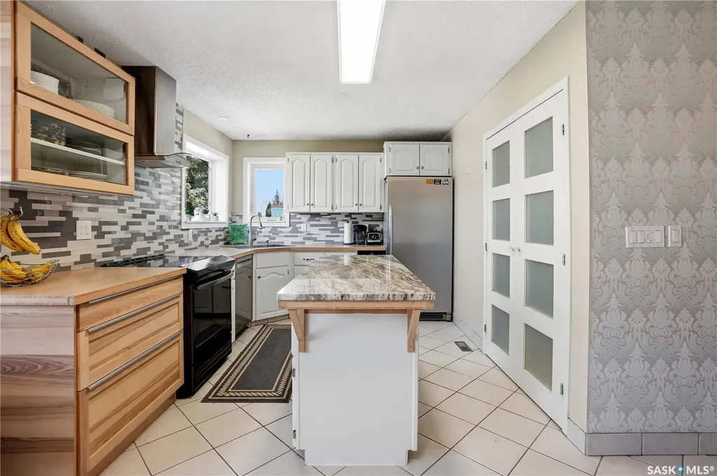 303 Currie Crescent Strasbourg SK S0G 4V0