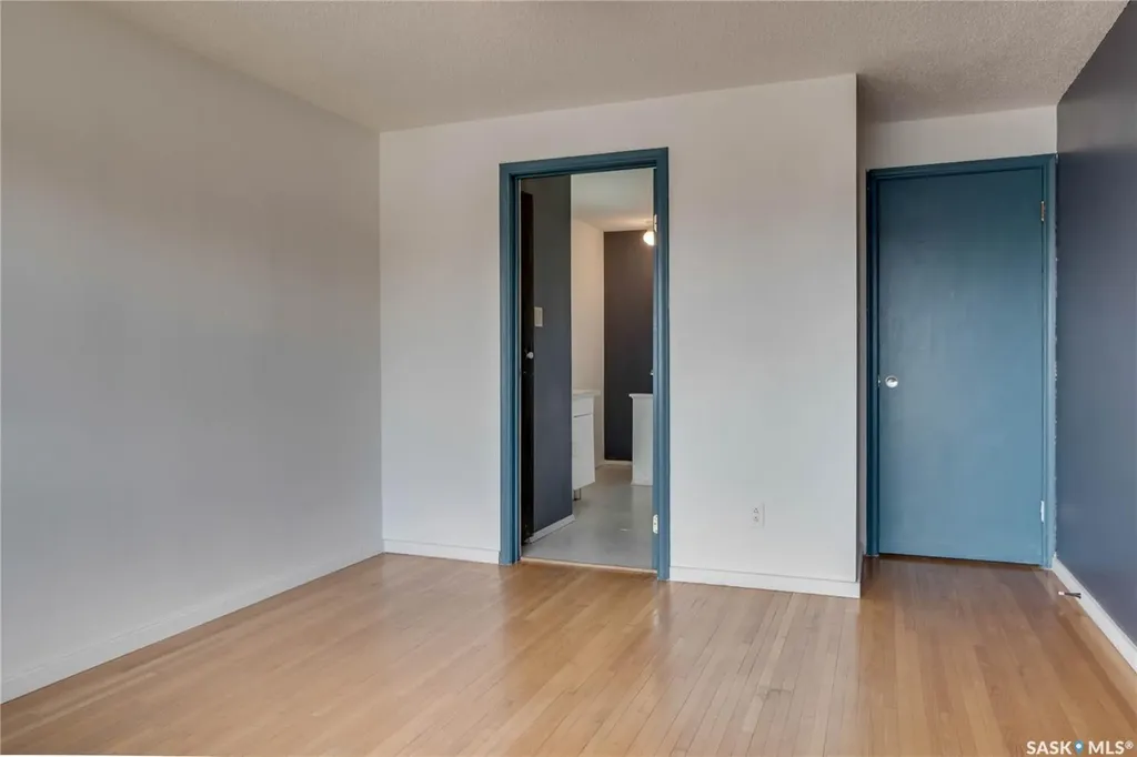 3017 Taylor Street E Saskatoon SK S7H 1X4