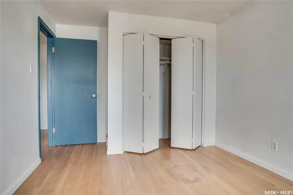 3017 Taylor Street E Saskatoon SK S7H 1X4