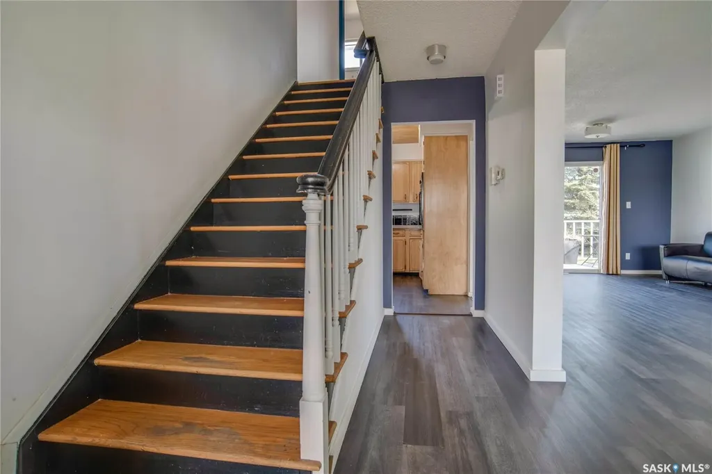 3017 Taylor Street E Saskatoon SK S7H 1X4