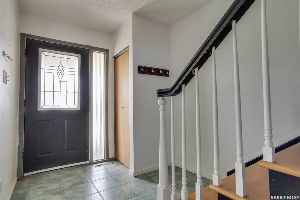 3017 Taylor Street E Saskatoon SK S7H 1X4