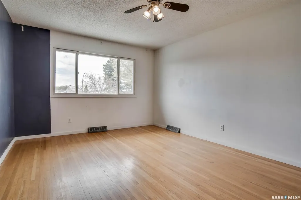 3017 Taylor Street E Saskatoon SK S7H 1X4