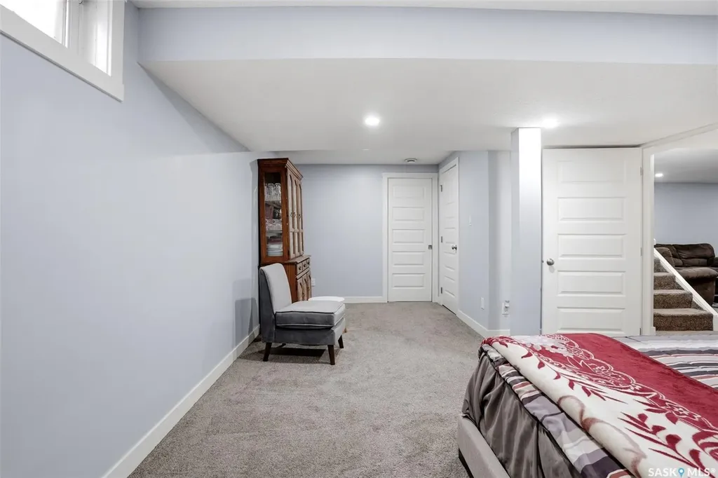 14 Diamond Street Regina SK S4N 5K2