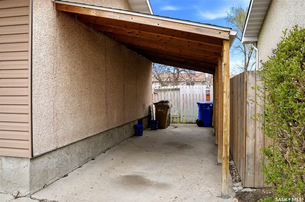 14 Diamond Street Regina SK S4N 5K2