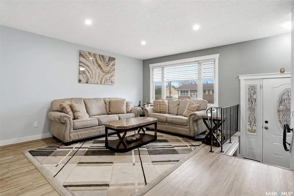 14 Diamond Street Regina SK S4N 5K2