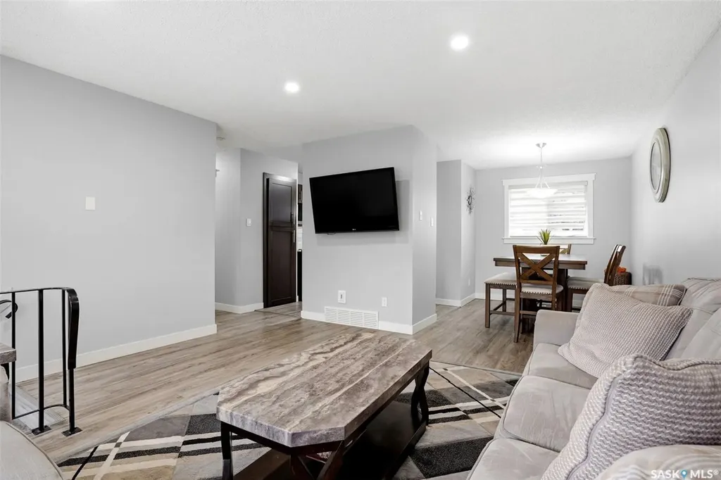 14 Diamond Street Regina SK S4N 5K2
