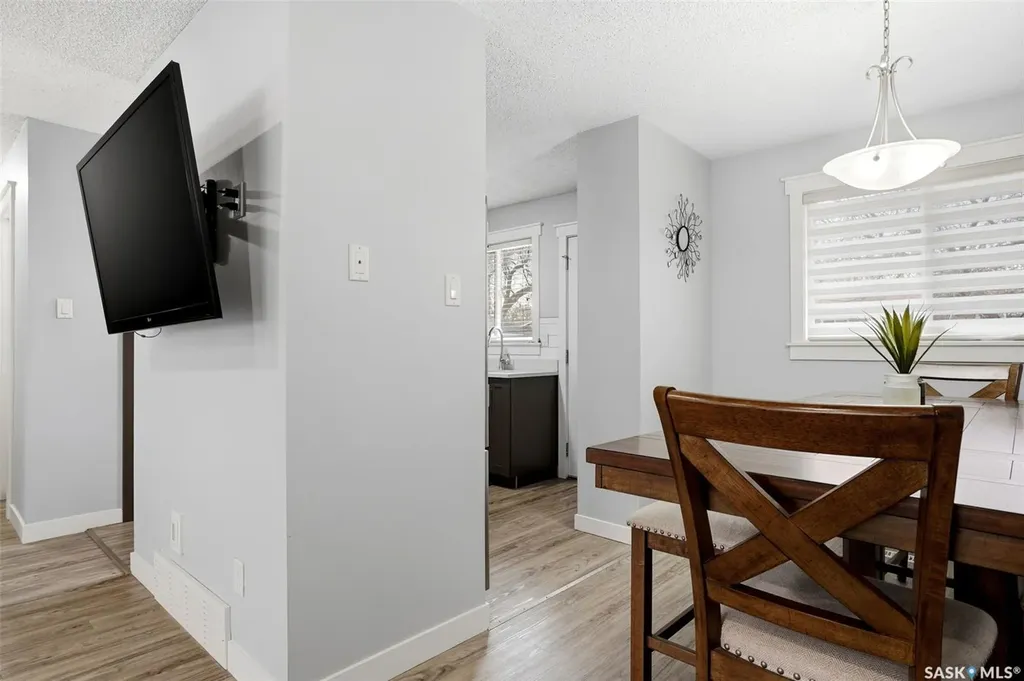 14 Diamond Street Regina SK S4N 5K2