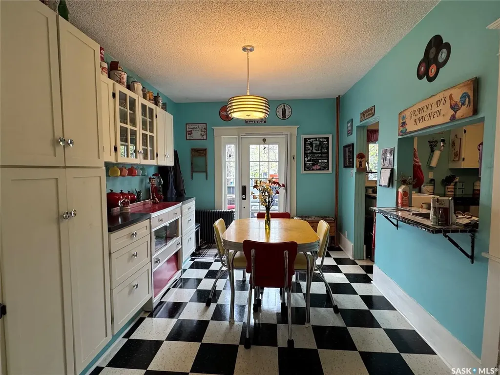 2328 Rae Street Regina SK S4T 2G2