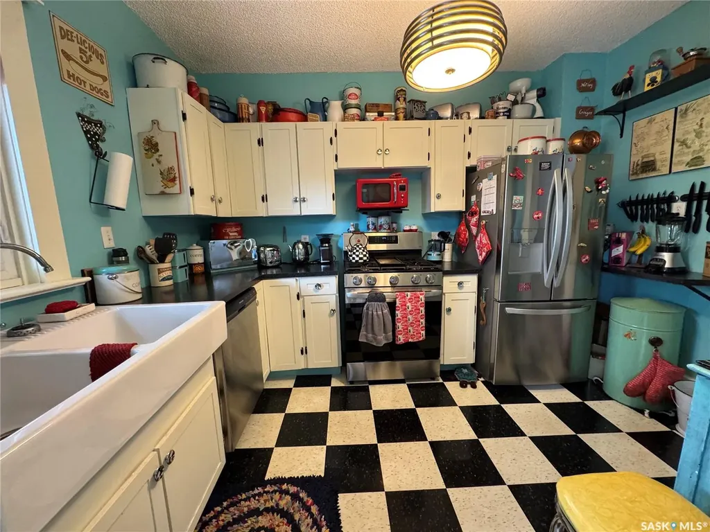 2328 Rae Street Regina SK S4T 2G2