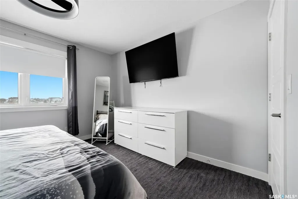 5237 Snowbirds Crescent Regina SK S4W 0H4