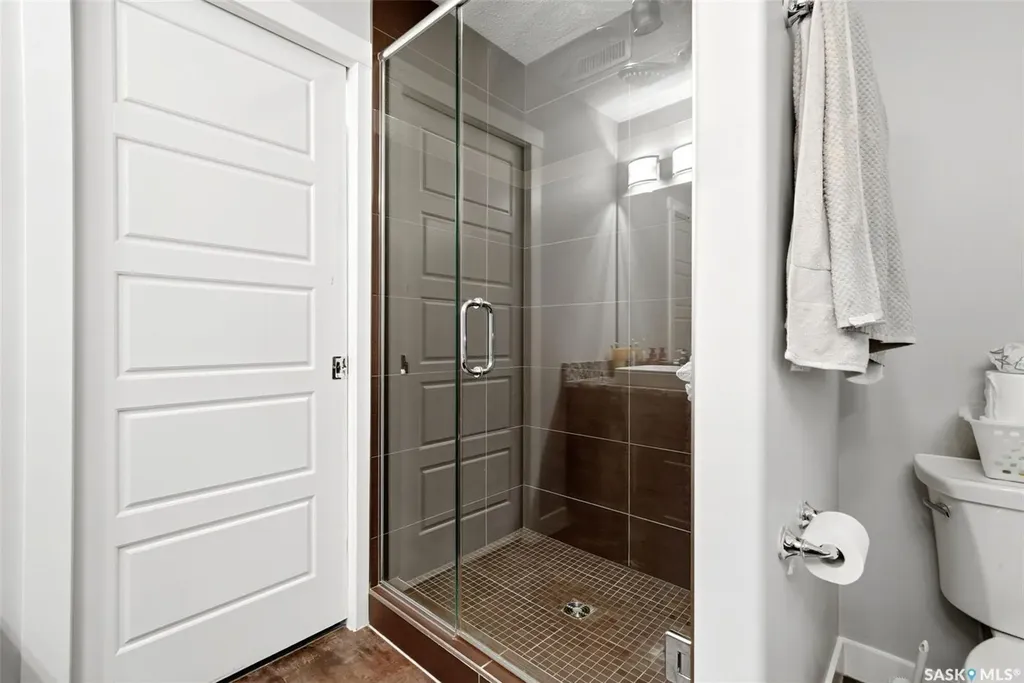 5237 Snowbirds Crescent Regina SK S4W 0H4