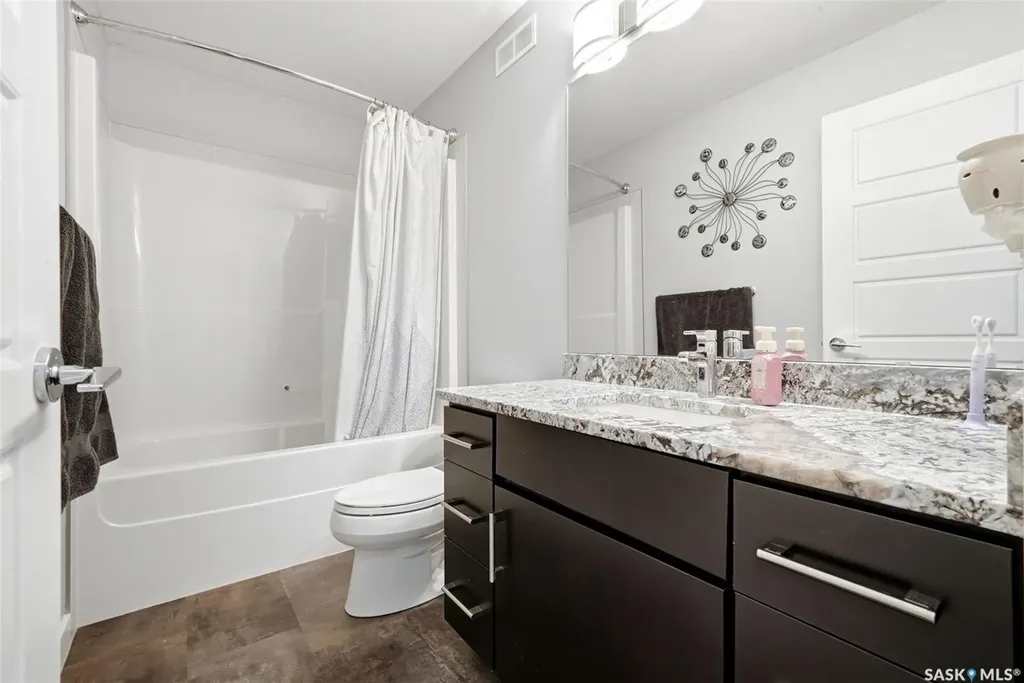 5237 Snowbirds Crescent Regina SK S4W 0H4