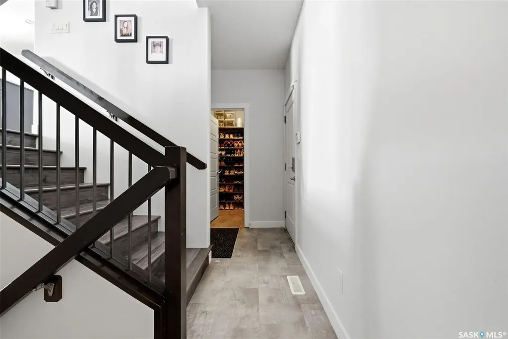 5237 Snowbirds Crescent Regina SK S4W 0H4