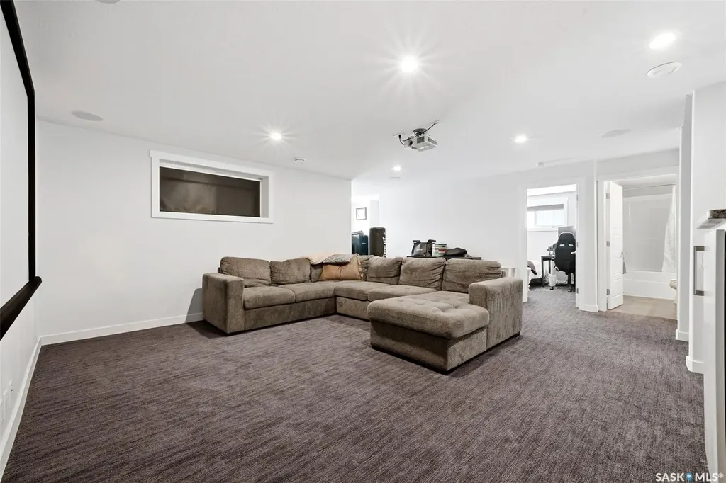 5237 Snowbirds Crescent Regina SK S4W 0H4