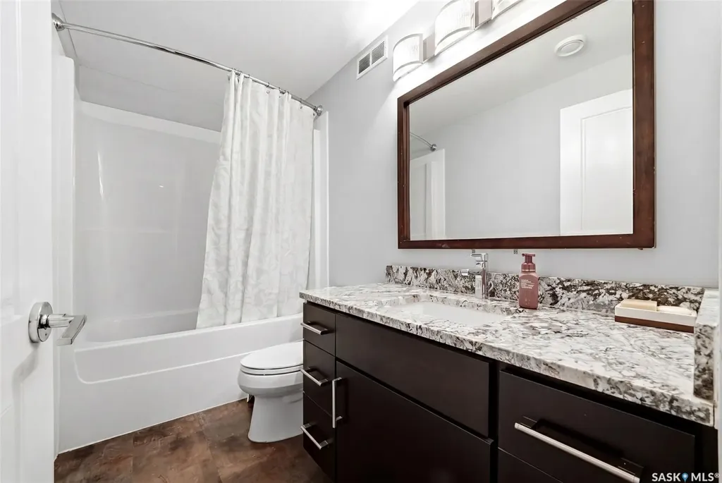 5237 Snowbirds Crescent Regina SK S4W 0H4