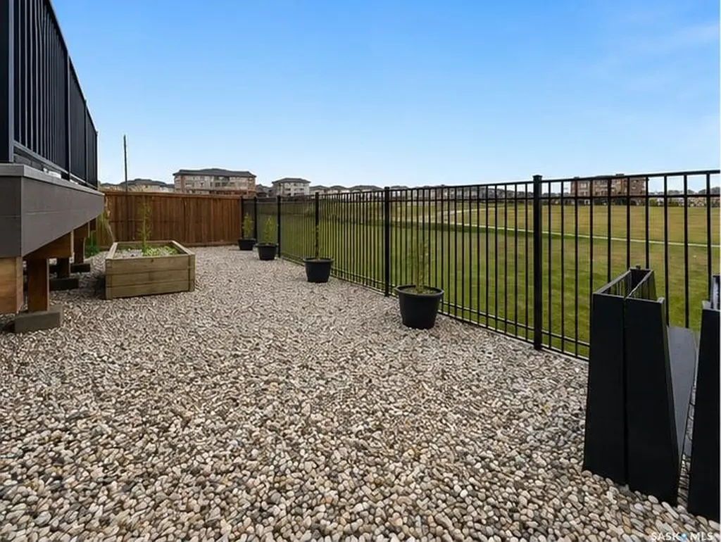 5237 Snowbirds Crescent Regina SK S4W 0H4