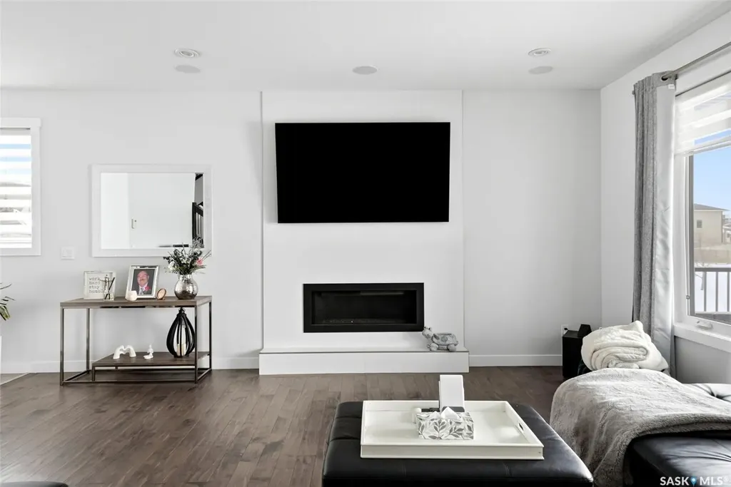 5237 Snowbirds Crescent Regina SK S4W 0H4