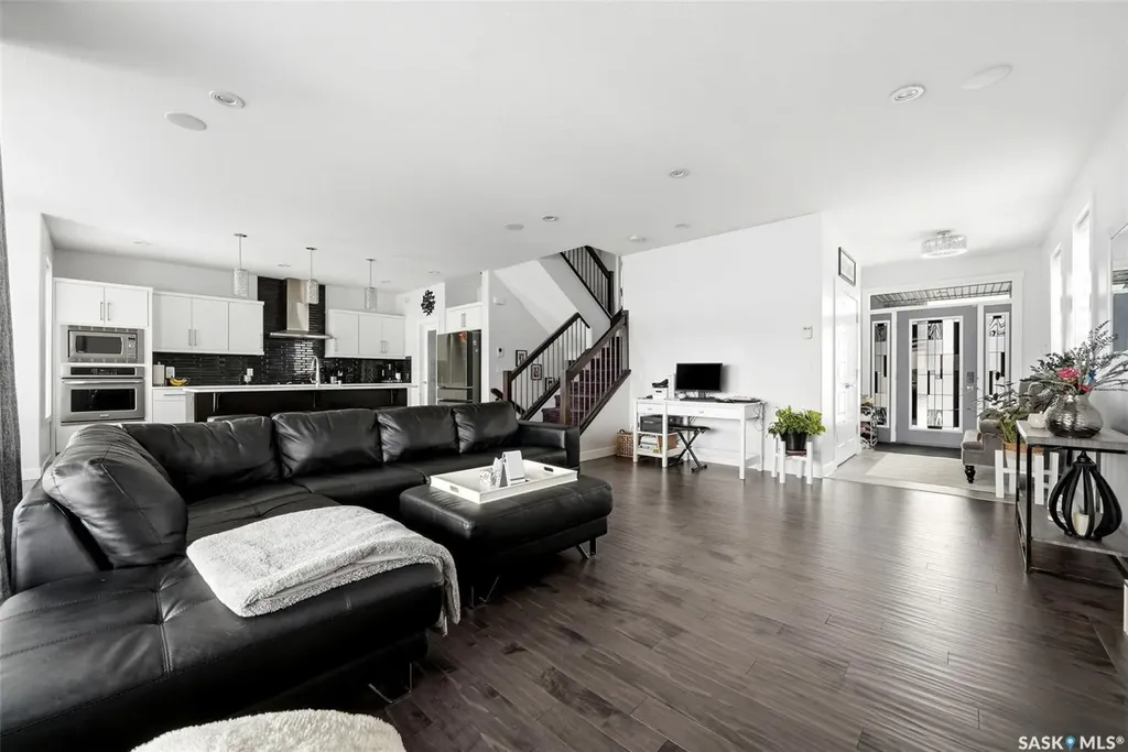5237 Snowbirds Crescent Regina SK S4W 0H4