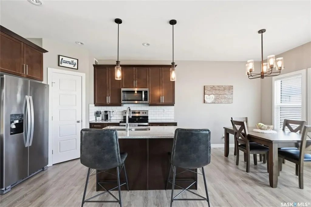 118 Stromberg Crescent Saskatoon SK S7L 6M9