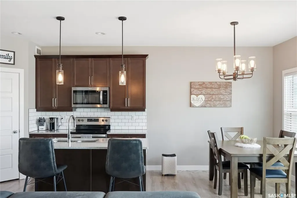 118 Stromberg Crescent Saskatoon SK S7L 6M9