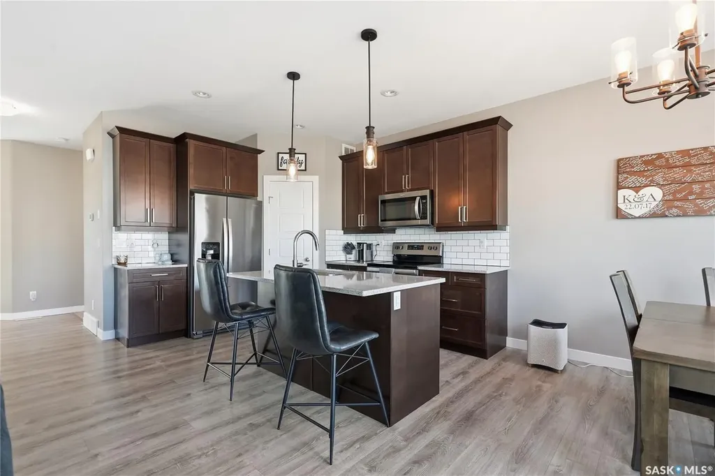 118 Stromberg Crescent Saskatoon SK S7L 6M9