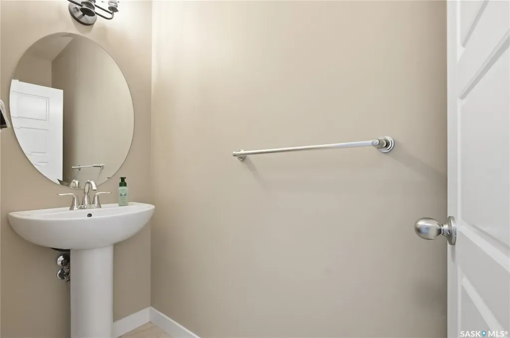 118 Stromberg Crescent Saskatoon SK S7L 6M9