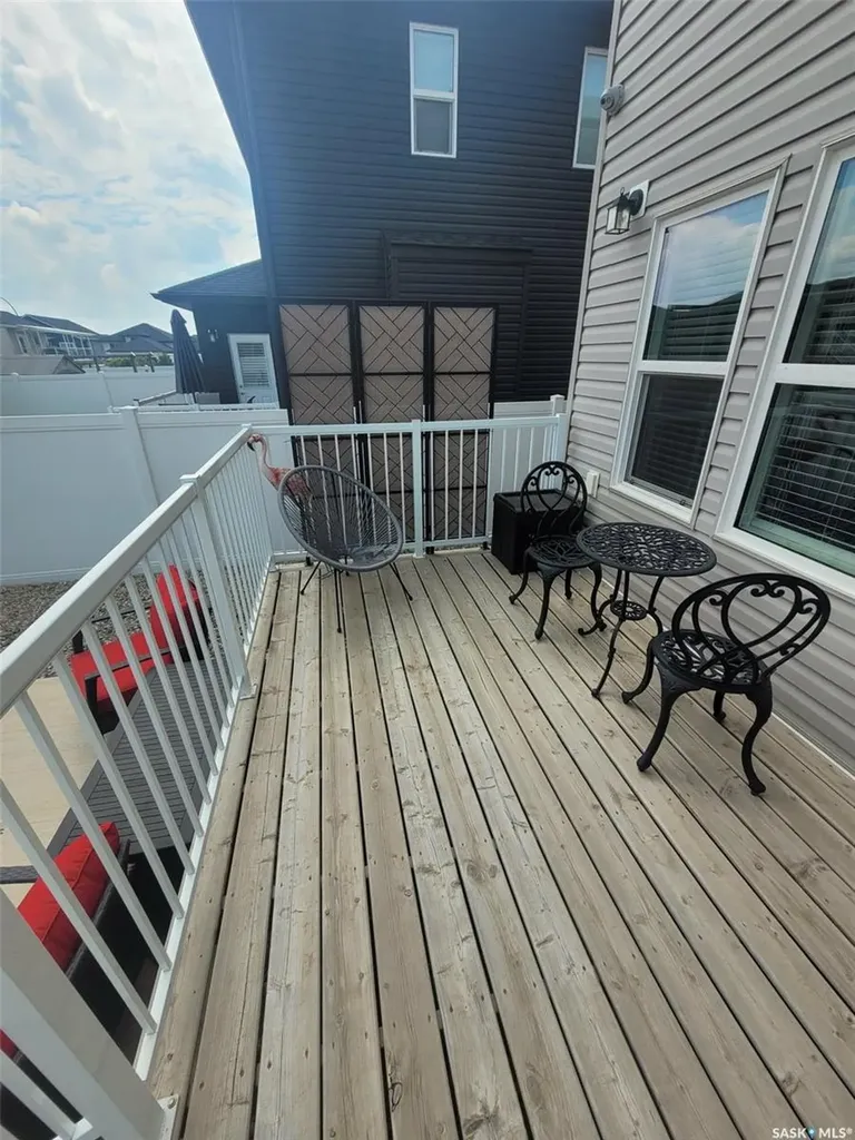 118 Stromberg Crescent Saskatoon SK S7L 6M9