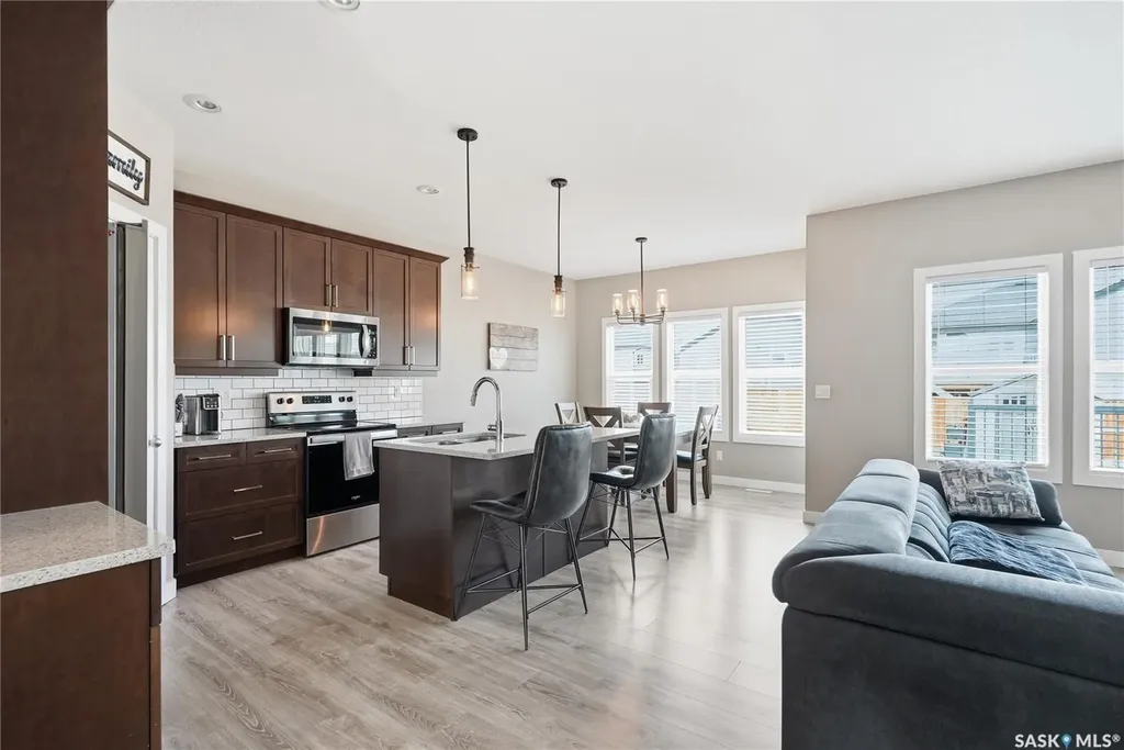 118 Stromberg Crescent Saskatoon SK S7L 6M9