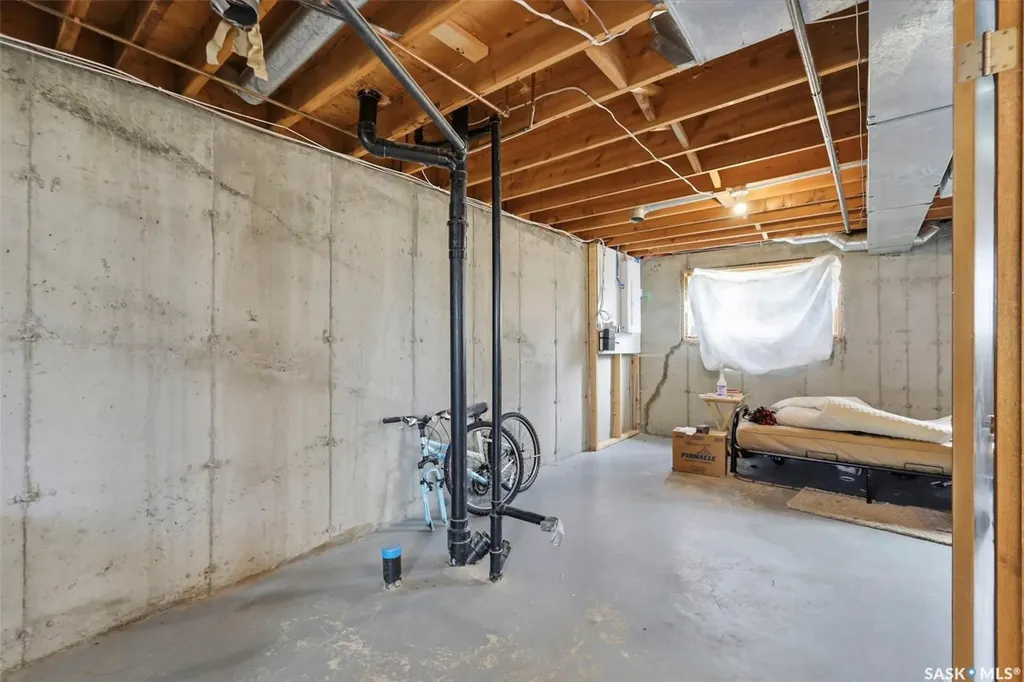 1605-1607 Laura Avenue Saskatoon SK S7N 2T2