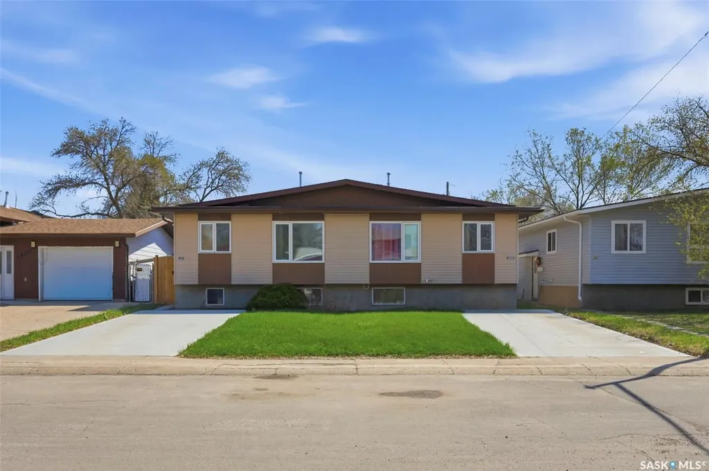 1605-1607 Laura Avenue Saskatoon SK S7N 2T2
