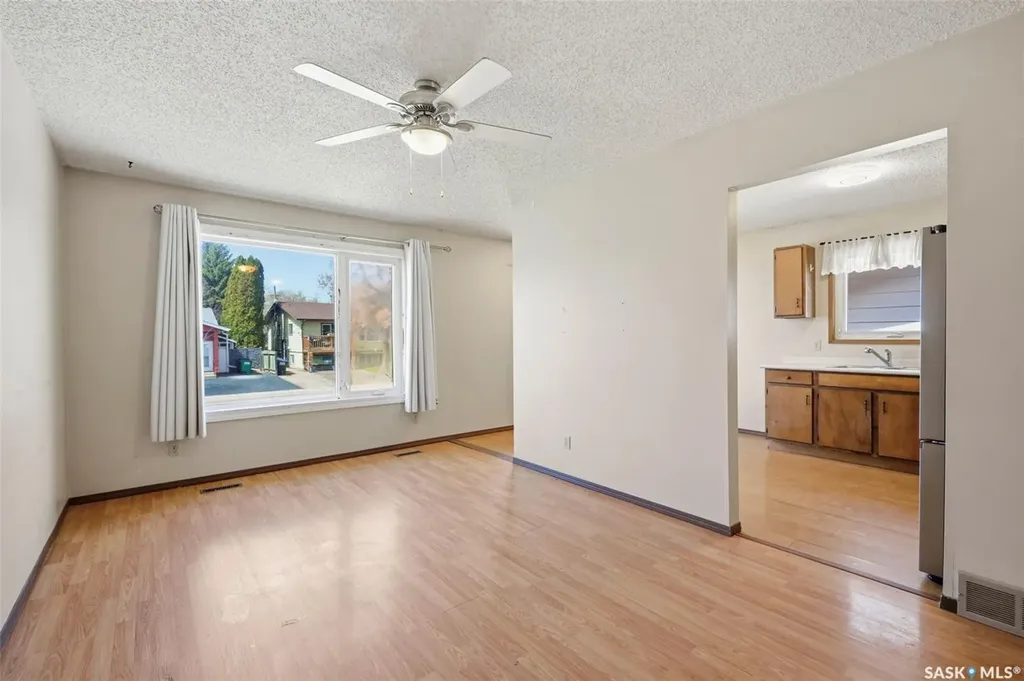 1605-1607 Laura Avenue Saskatoon SK S7N 2T2