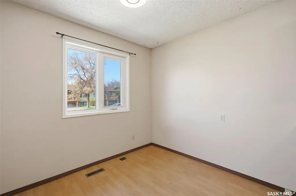 1605-1607 Laura Avenue Saskatoon SK S7N 2T2