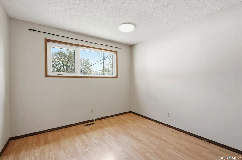 1605-1607 Laura Avenue Saskatoon SK S7N 2T2