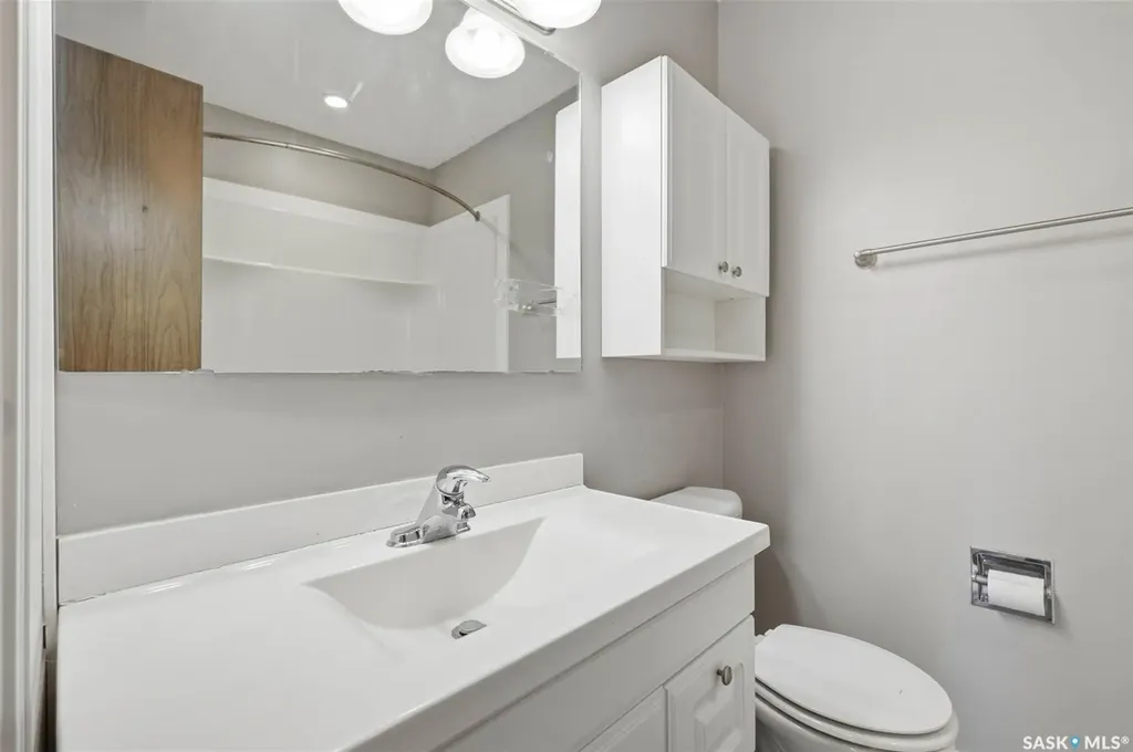 1605-1607 Laura Avenue Saskatoon SK S7N 2T2