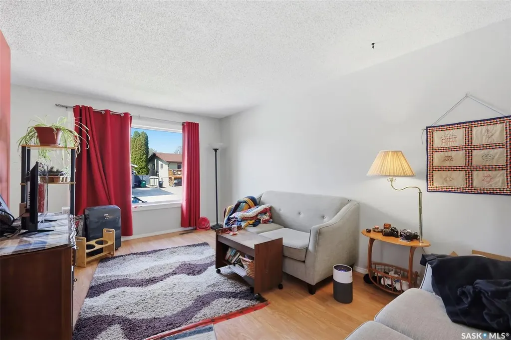 1605-1607 Laura Avenue Saskatoon SK S7N 2T2